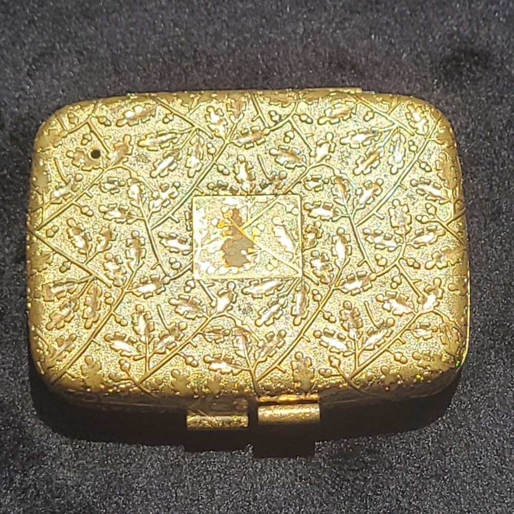 Vintage Revlon gold compact - Picture 3 of 8